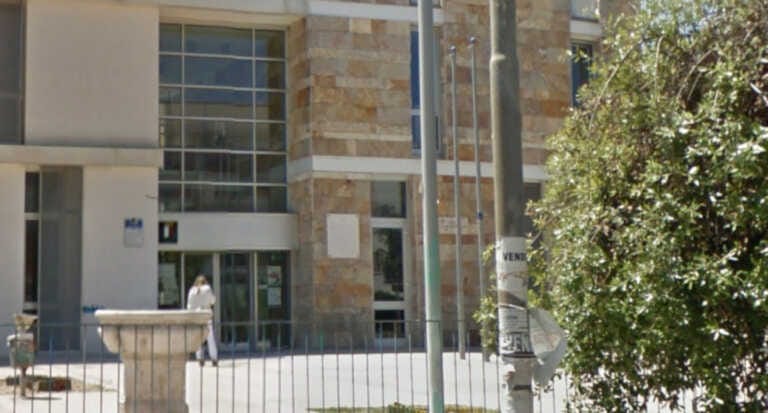 Galleria foto 'Bari, pretende la casa popolare e minaccia una assistente sociale' - foto 1