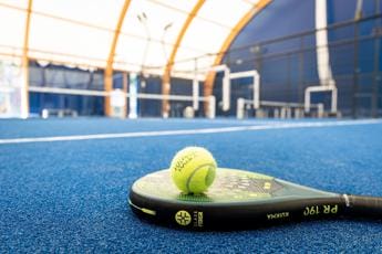 Galleria foto 'Padel, crescono gli infortuni: i consigli per evitarli' - foto 1