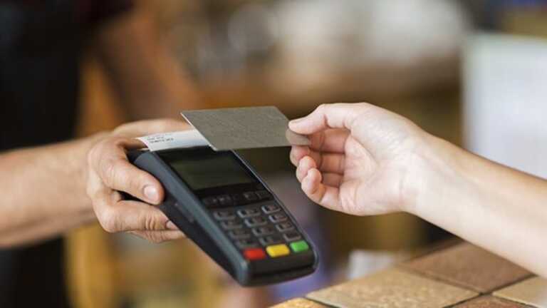 «Paghi col bancomat? C’è il sovrapprezzo»: sanzione nel Brindisino