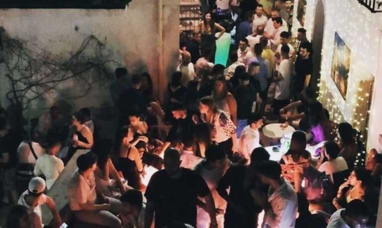 Galleria foto 'La movida svuota il centro storico di Peschici: protestano i residenti' - foto 1