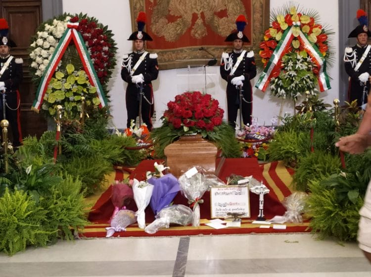 Galleria foto 'Piero Angela, folla in Campidoglio per l’ultimo saluto' - foto 1