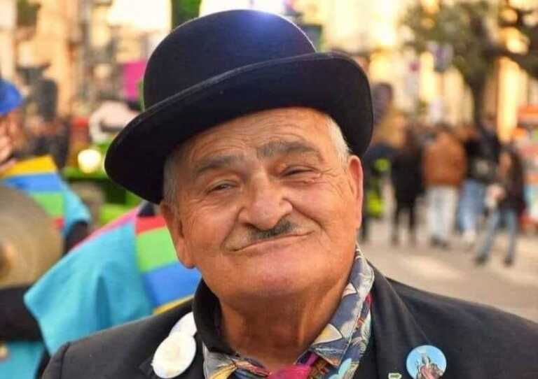 Galleria foto 'Bari piange l’artista di strada Vito Guerra, per tutti Piripicchio' - foto 1