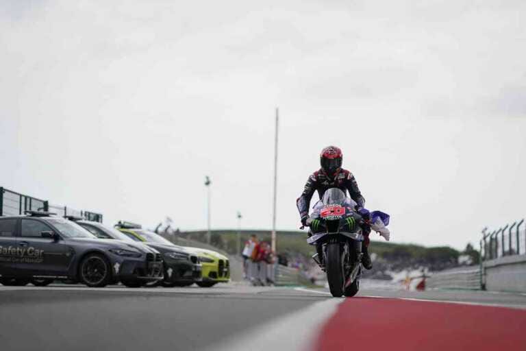 Galleria foto 'Quartararo davanti a tutti nelle libere di Silverstone' - foto 1