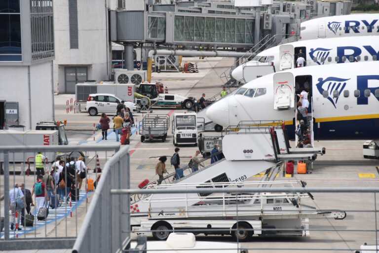 Caro-carburante, Ryanair dice addio ai biglietti a 10 euro