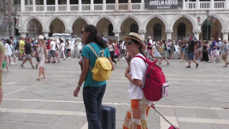 Galleria foto 'Riparte il settore culturale, +14% visite a musei' - foto 1