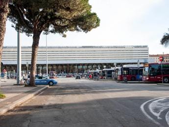 Galleria foto 'Roma, prendono treno da Civitavecchia: scomparse due minori' - foto 1