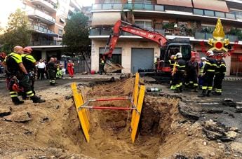 Galleria foto 'Roma, presunta banda del buco: arrestati tornano liberi' - foto 1