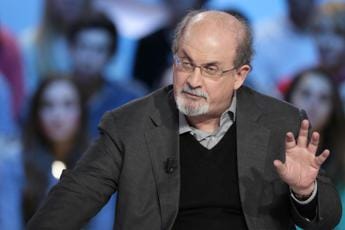Galleria foto 'Salman Rushdie, Bernard-Henri Lévy: “Assegnare a lui il Nobel per la Letteratura”' - foto 1