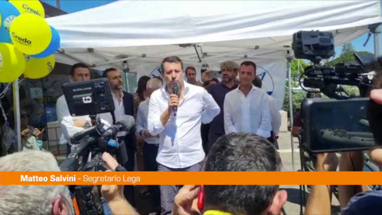 Galleria foto 'Salvini “La Sicilia non merita di essere un campo profughi”' - foto 1