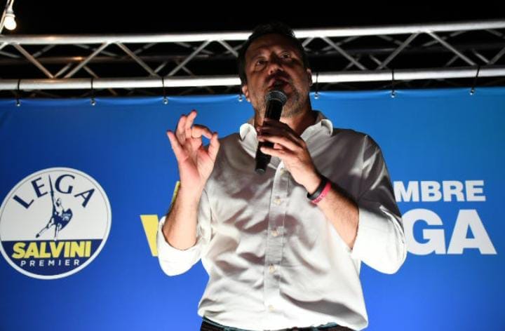 Salvini all’attacco di Pd e Azione, ma a Bari il bagno di folla non c’è – VIDEO