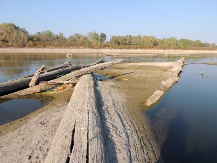 Galleria foto 'Siccità, le portate del fiume Po tornano ai livelli minimi' - foto 1