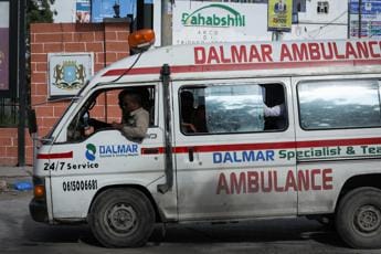 Galleria foto 'Somalia, almeno 30 morti in attacco hotel a Mogadiscio' - foto 1
