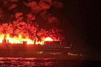 Galleria foto 'Svezia, traghetto in fiamme con 300 passeggeri' - foto 1