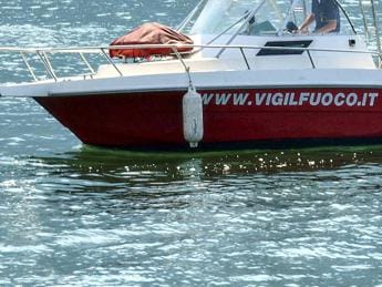 Galleria foto 'Trento, 17enne scompare nel lago di Lavarone: ricerche in corso' - foto 1