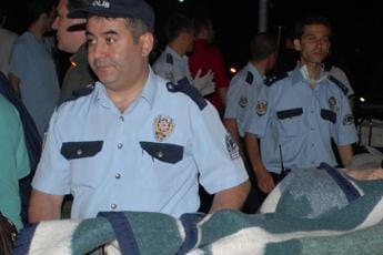 Galleria foto 'Turchia, camion sulla folla: 16 morti' - foto 1