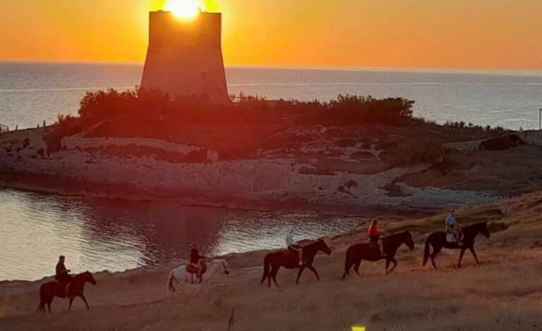 Il turismo equestre sul Gargano: a cavallo tra baie e foresta