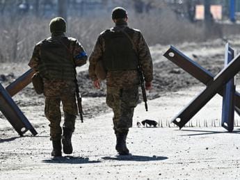 Galleria foto 'Ucraina, Amnesty: “Condotta di guerra forze Kiev ha messo in pericolo civili”' - foto 1