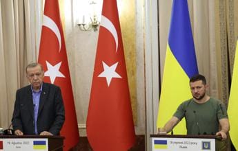 Galleria foto 'Ucraina, Erdogan: “Crimea deve tornare sotto Kiev”' - foto 1