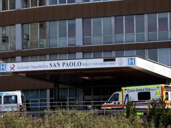 Galleria foto 'Uovo d’anatra gli resta incastrato nell’esofago, salvato in extremis' - foto 1
