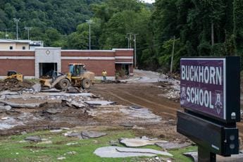 Galleria foto 'Usa, inondazioni nel Kentucky: bilancio sale a 35 morti' - foto 1