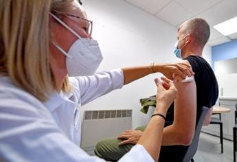 Galleria foto 'Vaiolo scimmie, vaccinazione al via in Italia: chi può farla' - foto 1