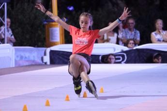 Galleria foto 'Viola Luciani oro a 12 anni nella Cdm pattinaggio freestyle inline' - foto 1