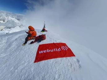 Galleria foto 'Webuild con lo scalatore Conte sulla vetta Broad Peak, raccolta fondi per struttura in Etiopia' - foto 1