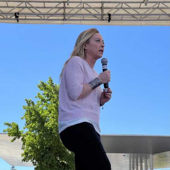 Giorgia Meloni a Matera: «Basta allo Stato che fa il forte solo con i deboli»