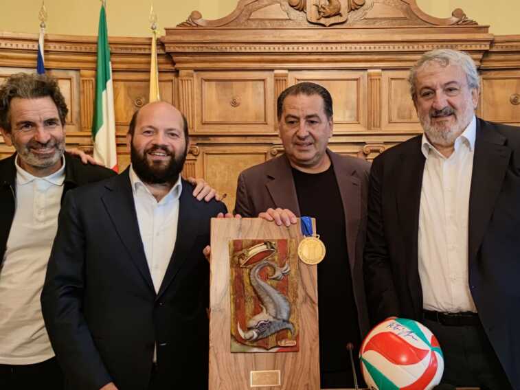 A Fefè De Giorgi lo Scudo d’Aragona: «Mi onora essere ambasciatore del Salento»
