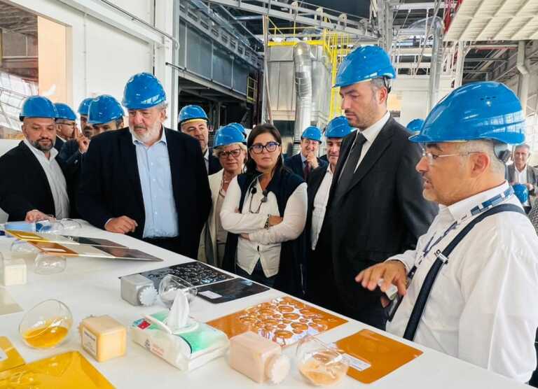 Cnh Industrial compie 50 anni. Emiliano: «Con lavoro qualificato e innovazione si cresce» – VIDEO