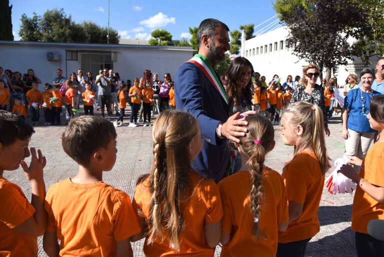 Galleria foto 'Primo giorno di scuola a Bari, Decaro: «Finalmente senza mascherine» – VIDEO' - foto 1