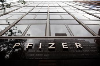 Galleria foto 'Albert Bourla, numero uno Pfizer di nuovo positivo al Covid' - foto 1