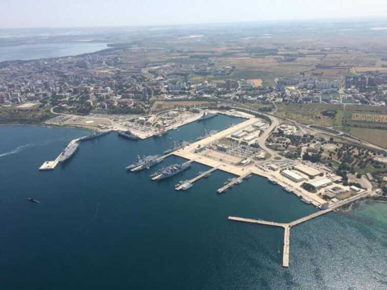 Taranto, contrae mesotelioma sulle navi della Marina: «Il ministero lo risarcisca»
