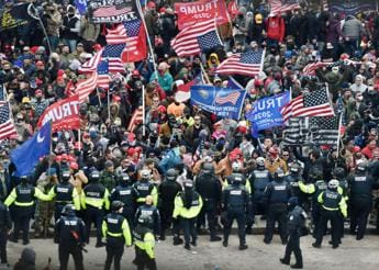 Galleria foto 'Assalto a Capitol Hill, manifestante condannato a 7 anni' - foto 1