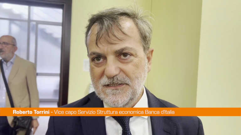 Galleria foto 'Bankitalia presenta a Bari il volume “Il divario Nord-Sud”' - foto 1
