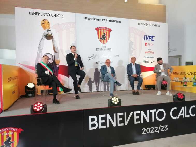 Galleria foto 'Benevento accoglie Cannavaro “Era l’ora di tornare a casa”' - foto 1