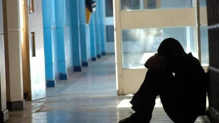 Bullismo a scuola: ne è vittima il 20% dei ragazzi. Tra i bersagli preferiti i “no binary”