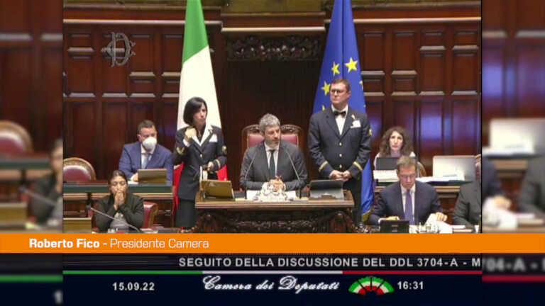 Galleria foto 'Camera, il saluto di Fico “Un onore presiedere l’Aula”' - foto 1