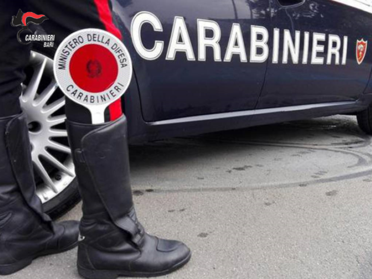 Colpi di fucile contro l’auto di un commerciante a Casarano: indagano i carabinieri