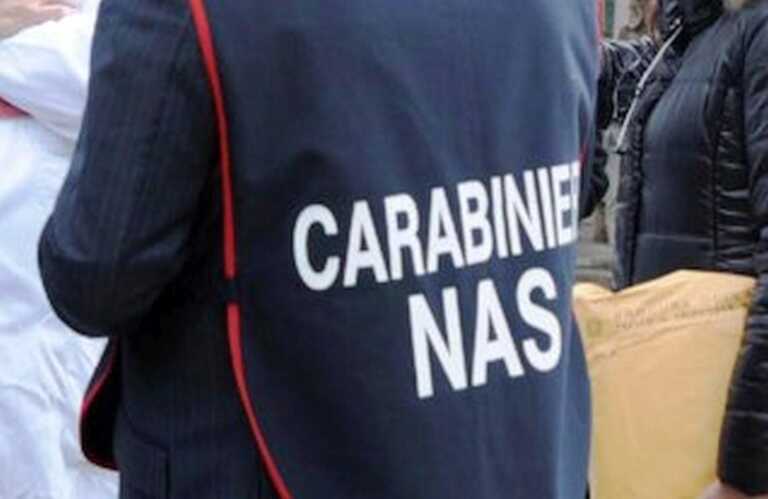 Castellana Grotte, sequestrati migliaia di contenitori per alimenti: erano prodotti in un garage