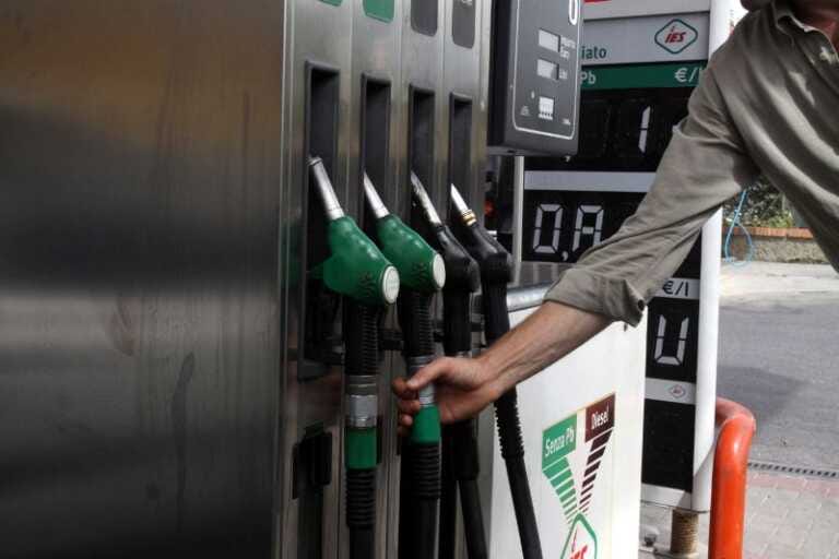 Galleria foto 'Carburanti, sconto di 30 centesimi esteso al 17 ottobre' - foto 1