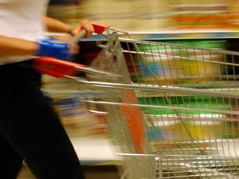 Galleria foto 'Caro spesa, ecco i supermercati più convenienti: la classifica di Altroconsumo' - foto 1