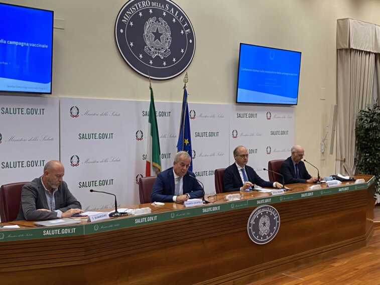 Galleria foto 'Covid, da lunedì i nuovi vaccini bivalenti' - foto 1