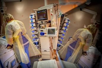 Galleria foto 'Covid oggi Italia, Fiaso: “In ospedale 83% non ha quarta dose”' - foto 1