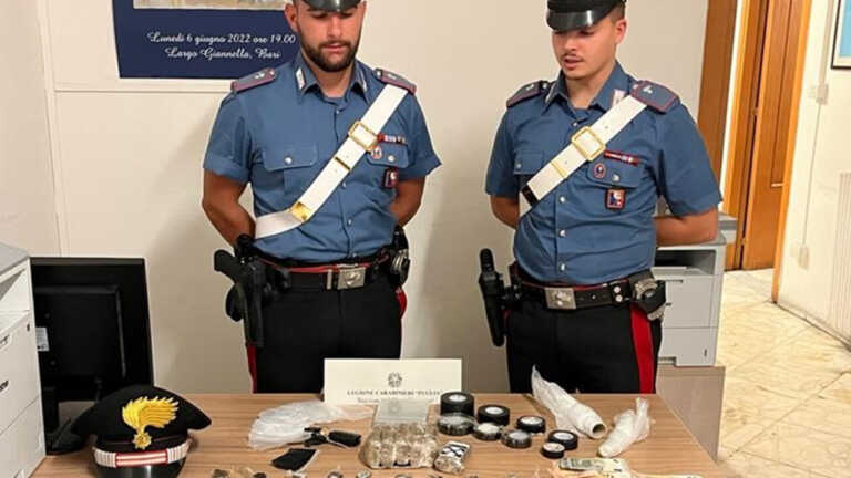 Fugge e ferisce il carabiniere. Arrestato per droga e lesioni