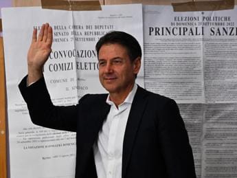 Galleria foto 'Elezioni 2022, Conte tiene e tallona Pd: ‘resuscita’ M5S e sfiora 16%' - foto 1