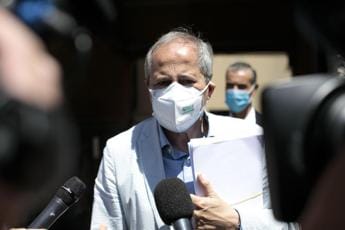 Galleria foto 'Elezioni 2022, Crisanti: “Bassetti ministro Salute? Farebbe bene”' - foto 1