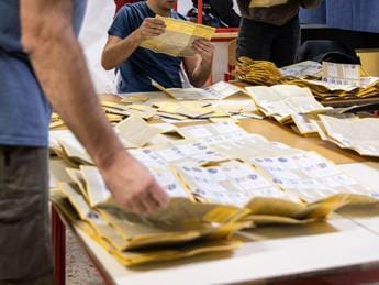 Galleria foto 'Elezioni 2022, crolla affluenza al Sud: Calabria maglia nera' - foto 1