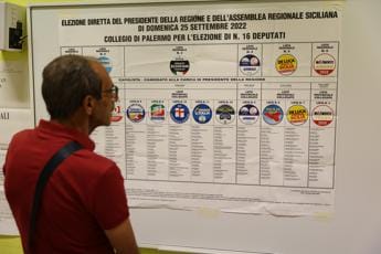 Galleria foto 'Elezioni 2022, in Sicilia si vota anche per la Regione' - foto 1