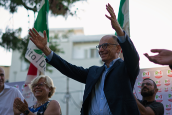 Galleria foto 'Elezioni 2022, Pd a piazza del Popolo. Chiusura ‘corale, da Bonaccini a Schlein, tanti sul palco con Letta' - foto 1